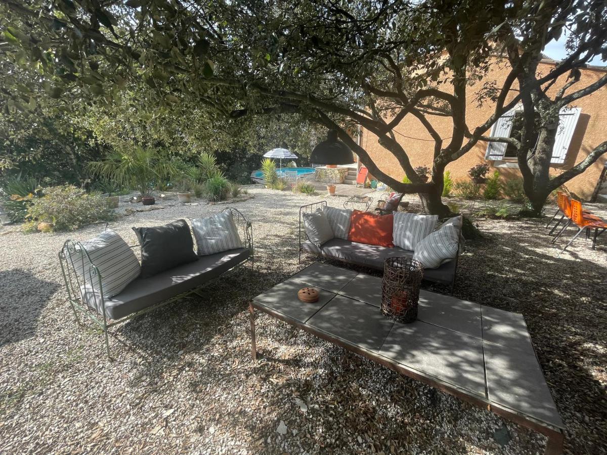 Le Calme De La Garrigue Bed & Breakfast Russan Exterior foto