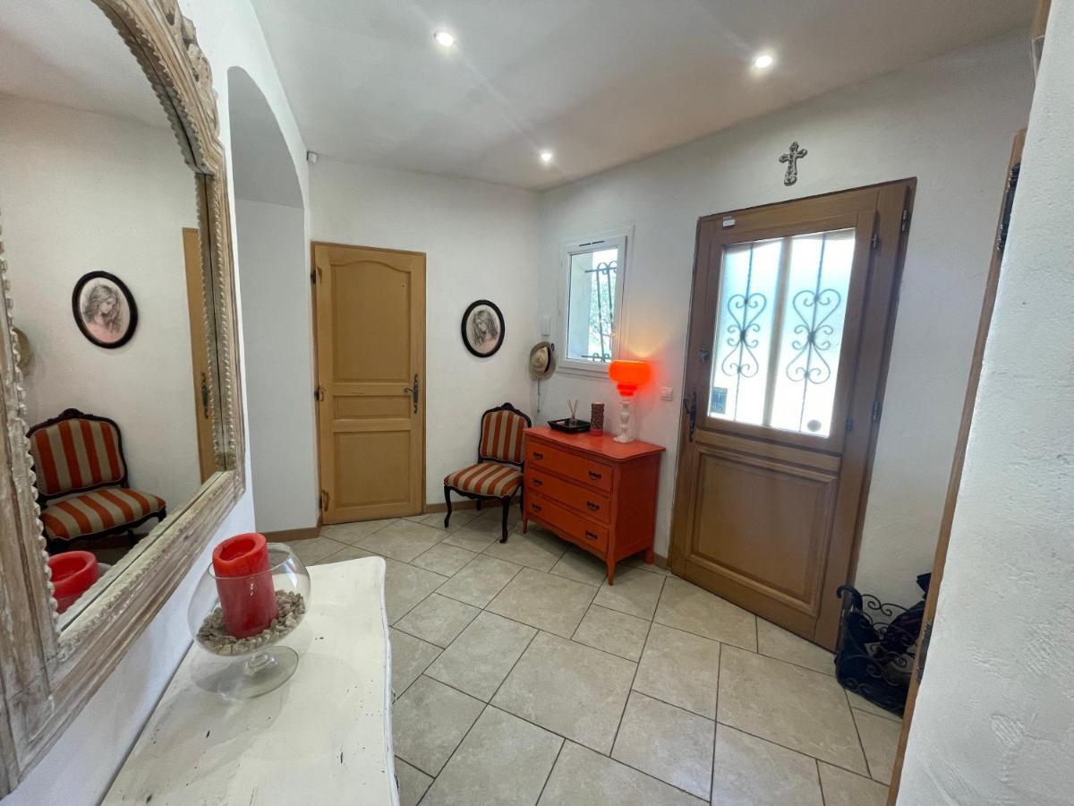 Le Calme De La Garrigue Bed & Breakfast Russan Exterior foto