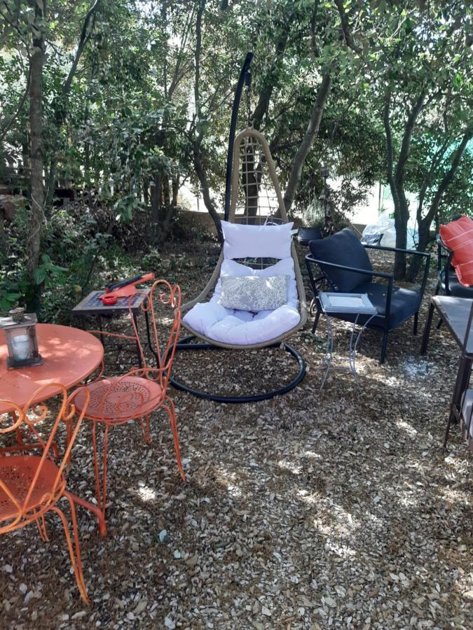 Le Calme De La Garrigue Bed & Breakfast Russan Exterior foto