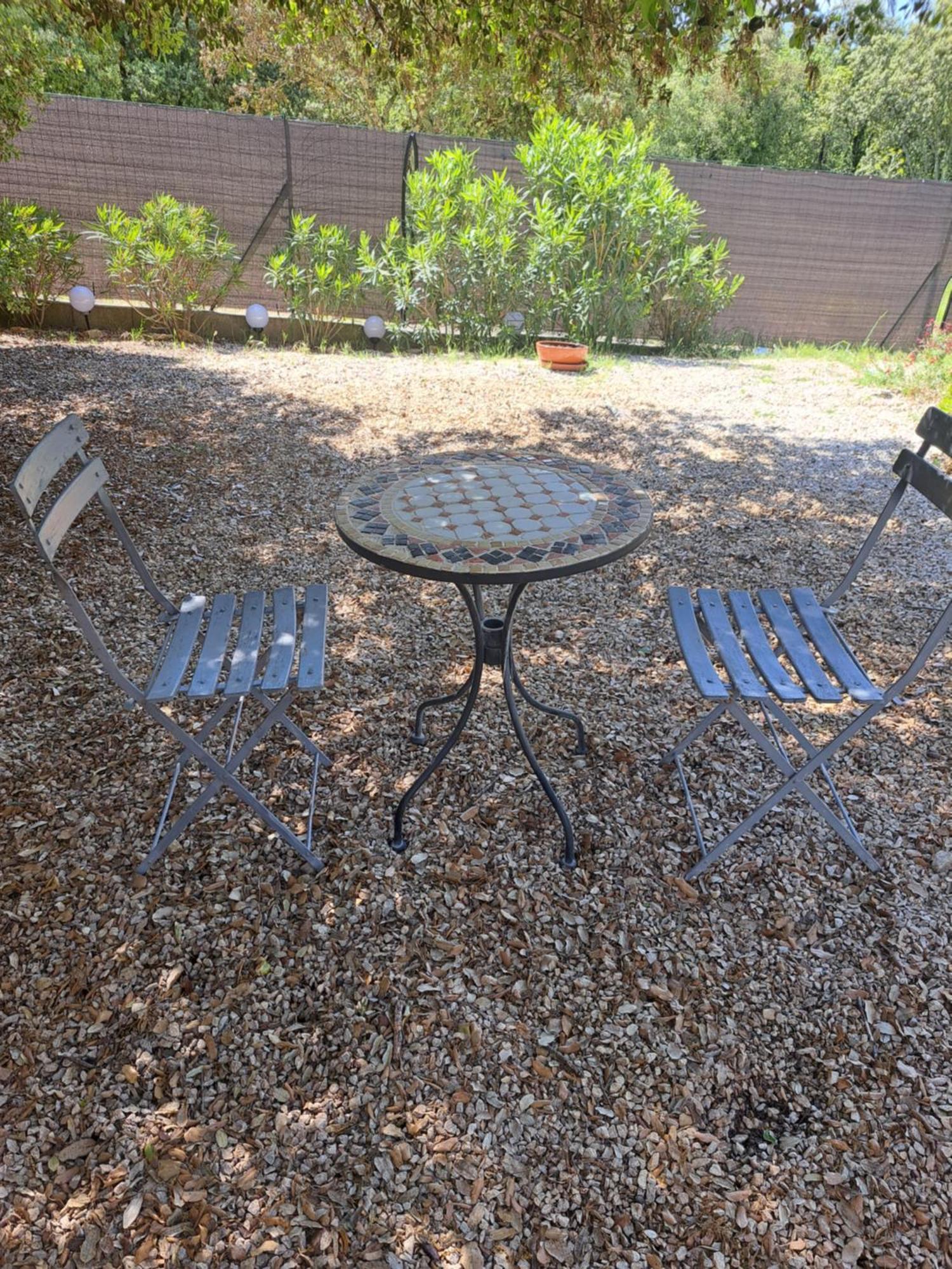 Le Calme De La Garrigue Bed & Breakfast Russan Exterior foto